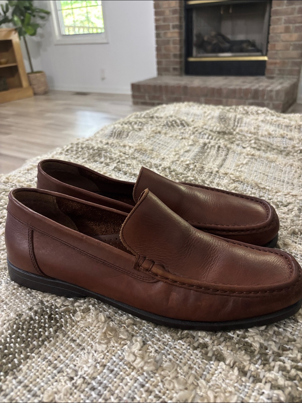 Bass Brown‎ penny loafers  Classic Leather Women’s Slip-On Loafers Size 11
